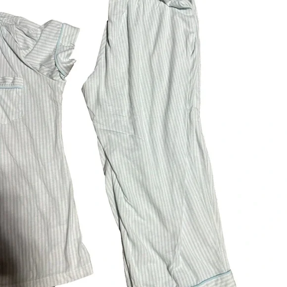 Lot of 1 set of PJ’s size Large sandals size 8.5 and shoes size 9 Steve Madden - Picture 5 of 7